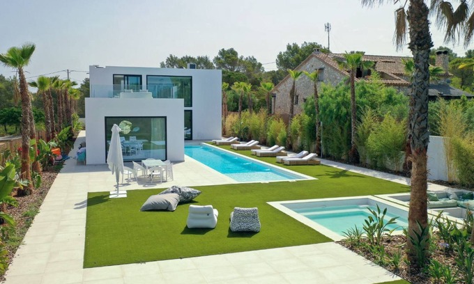 Avinyonet del Penedes Villa | Contemporary luxury design villa in vineyards close to Barcelona