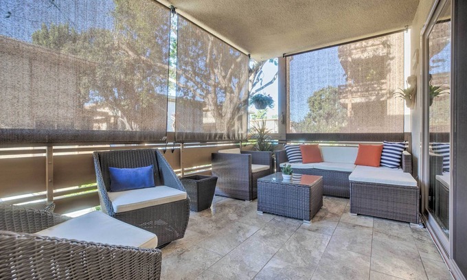 Point Loma Heights Condominio | Contemporary San Diego Gem w/ Community Pool!