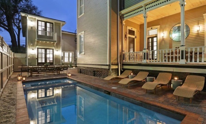 Historic Downtown Savannah Casa | Contemporary Savannah Retreat | Near Forsyth Park