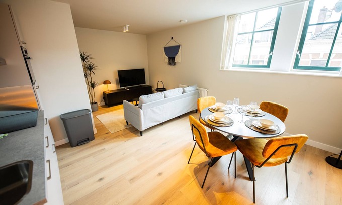 Noord Villa | Contemporary Stylish 3BDR Apartment PKA