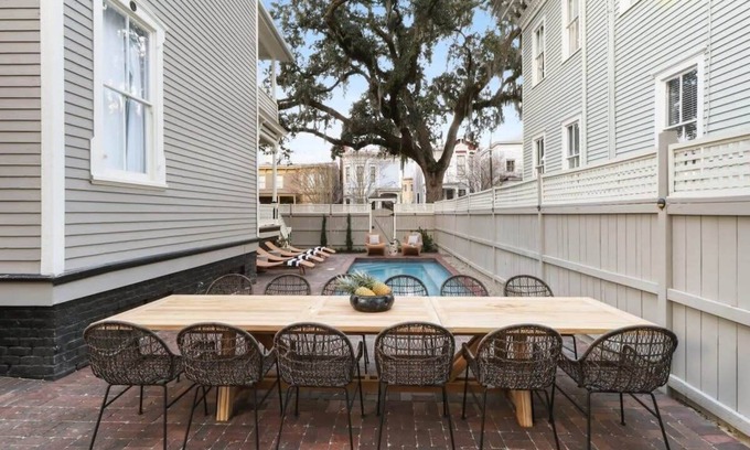 Historic Downtown Savannah Casa | Contemporary Victorian Home | Near Forsyth Park