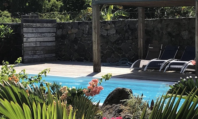 Calodyne Casa | Villa contemporánea en zona tranquila con vistas al mar.