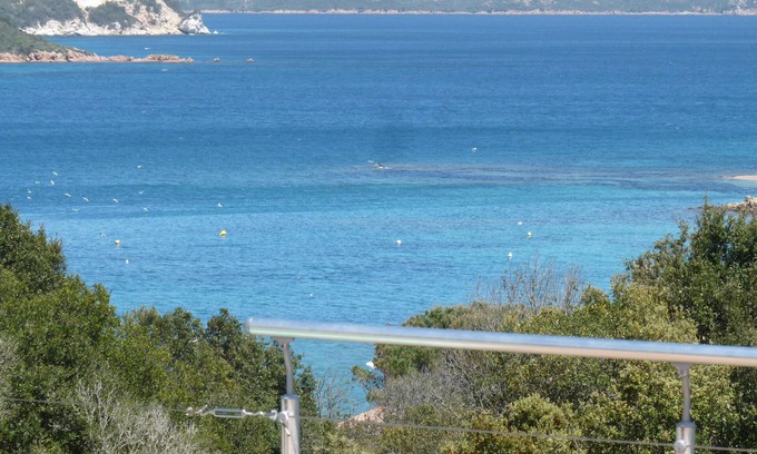 Gurgazu Villa | Villa contemporánea con excepcionales vistas al mar sobre la bahía de Sant'Amanza Bonifacio