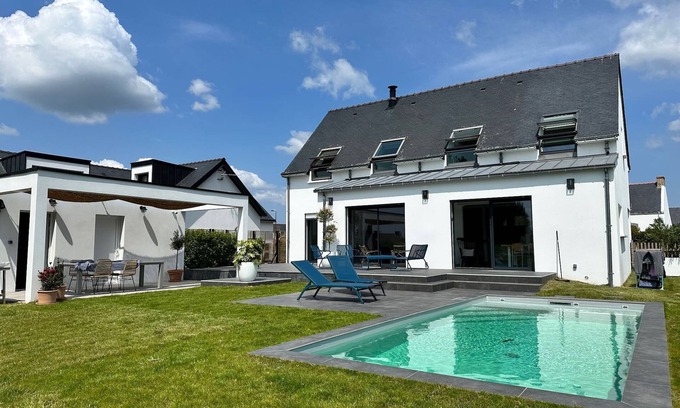 Plouhinec Casa | Contemporary villa with swimming pool, Ria d'Etel