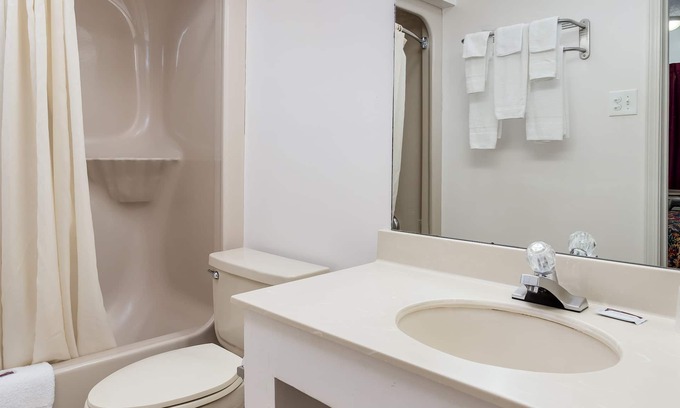 Kenner - Louis Armstrong International Airport Hotel | Contempra Inn