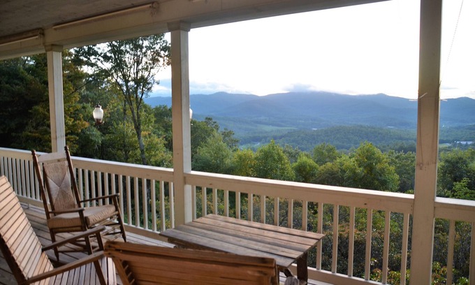 Spruce Pine Casa | Retiro Continental Divide en Apple Mountain