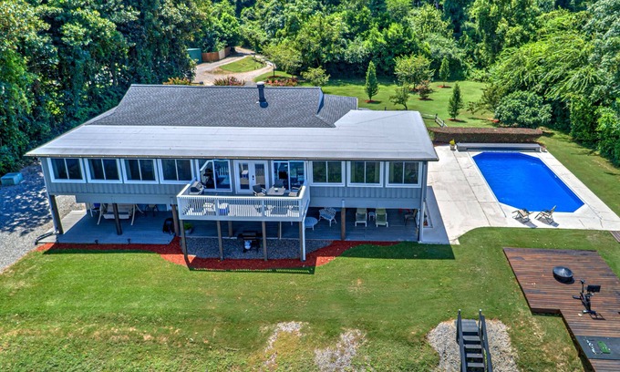 Augusta Apartamento | Work in Augusta? Get revived with the only Private River stay; Views & Fishing!