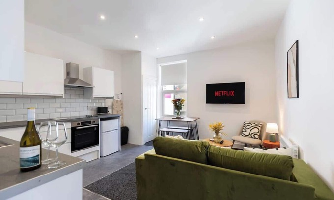 Redcar Apartamento | Contractor Base | 8 Beds | 2 Bath | Fast WiFi
