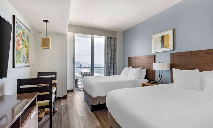 Northeast Virginia Beach Hotel | Convenience & Comfort! Unit w/ Kitchenette, Partial Ocean View, Onsite Pools!
