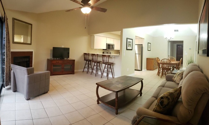 Arlington Casa | Convenient 2 bedroom townhouse