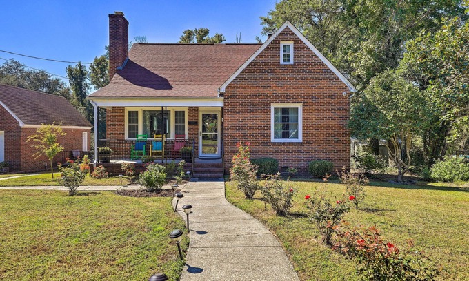 Jacksonville Casa | Convenient Jacksonville Home w/ Yard & Patio!