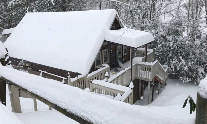 Blowing Rock Cabina | Convenient Location! Cozy Chalet near App Ski Mtn, Between Blowing Rock & Boone