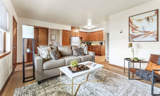 Wyandotte Apartamento | Convenient Location-Private entrance 1 bedroom apartment in Riverview!