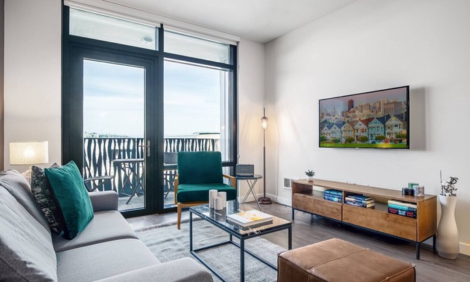 Mission Bay Apartamento | Convenient Mission Bay 2BR w/ Gym + Lounge + City View by Blueground