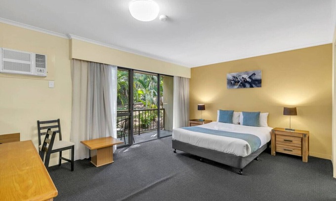 Mount Ommaney Hotel | Convenient self-catering unit