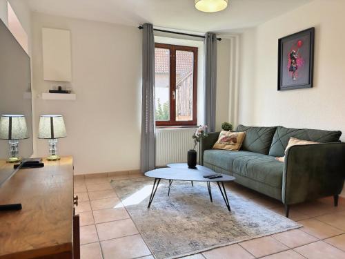 Monswiller Apartamento | Convenient Stay with Private Parking, Smart TV & Bike Trails Nearby