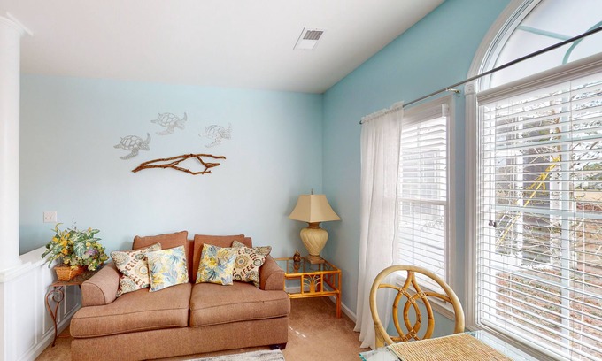 Sea Trail Apartamento | Convenient studio with outdoor pool, patio, central AC & beach access