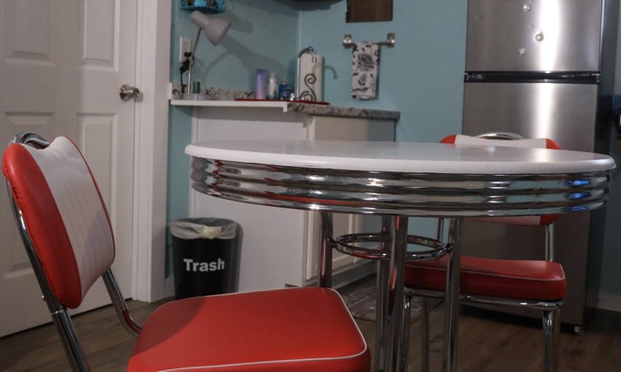 Saint Jo Cabina | Conveniently located near downtown Saint Jo