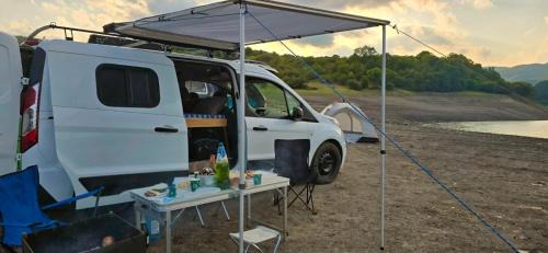 Tbilisi Alquiler De Eote | Converted Camper Vans by Wolf Camp Georgia
