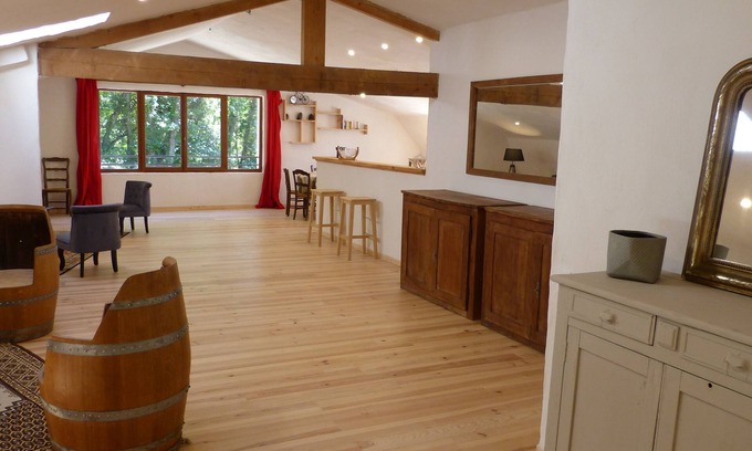 Campagnac-les-Quercy Casa | Converted barn in the center of a Périgord estate