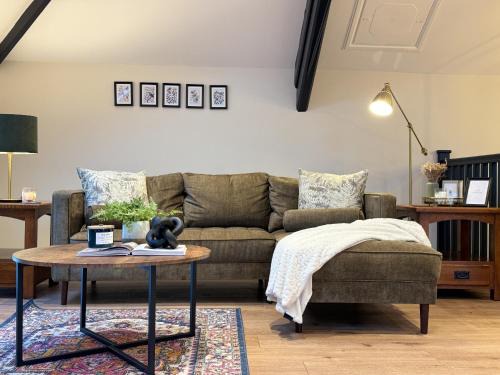 Llaneilian Casa | Converted Welsh Sunday School with Sea View & Garden on Anglesey - Dog Friendly