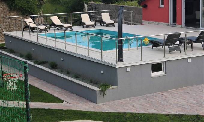 Bakar Casa | Cool 3-bedroom house with AC in charming Praputnjak