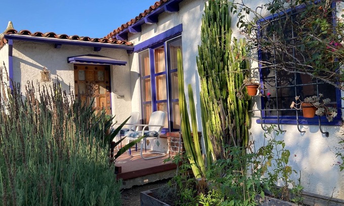 Carthay Circle Casa | Cool 30's 3 bdr Spanish House in Miracle Mile. Walk to Academy Museum and LACMA.