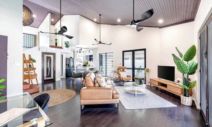 Fannie Bay Casa | Cool by the Pool - Two Bedroom Apartment, Sleeps 4