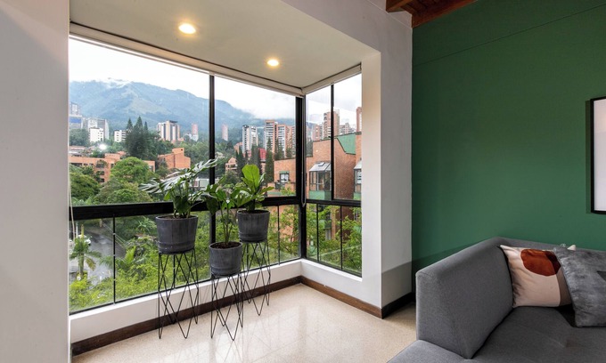 Las Lomas I Apartamento | Cool design 2BR Flat in El Poblado with pool & gym