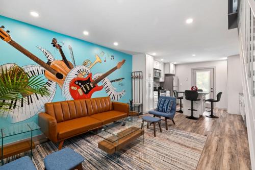 St. Edwards Casa | Cool Vibes Music Capital SoCo Townhome!