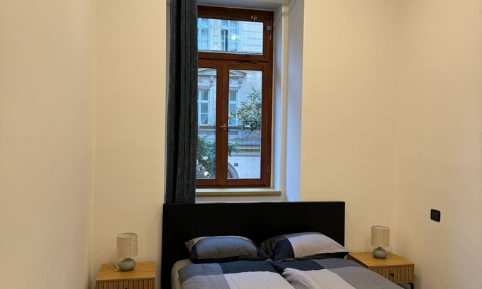 Karlin Apartamento | Cool Vitkova apartment near Florenc with small balcony
