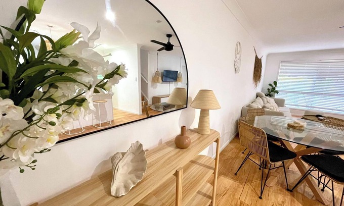 Bilinga Casa | Coolangatta Surf & Stay – 3BR Townhouse