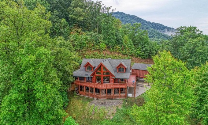 Gatlinburg - Pigeon Forge Casa | Copper Elk Lodge
