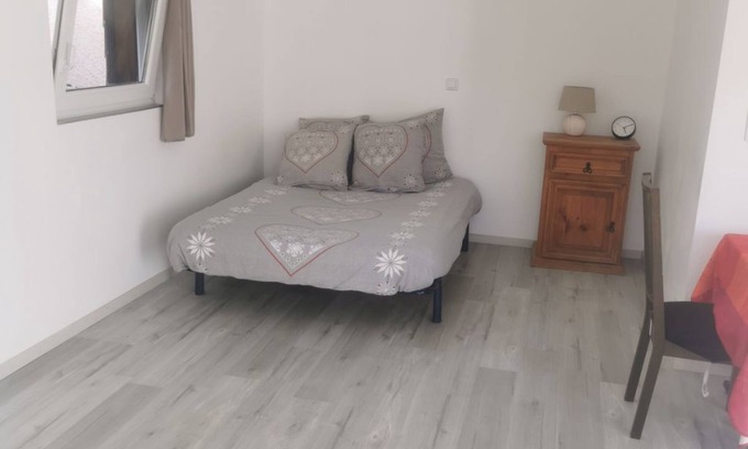 Saint-Alban-du-Rhone Apartamento | Coquet Studio Climatisé et Privatif à Saint-alban-du-rhone