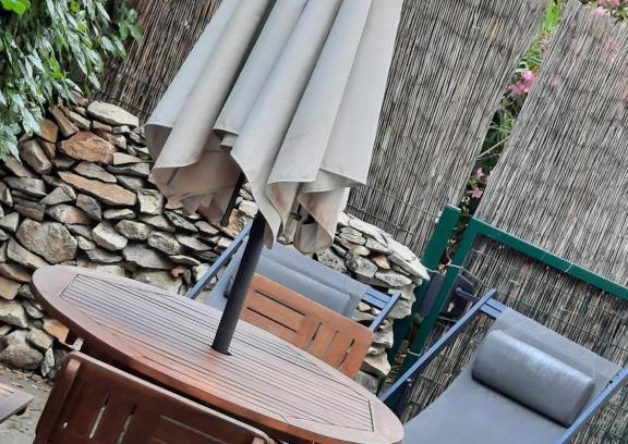 Villeneuve-les-Avignon Apartamento | Coquet T2 ,terrasse,parking ,4 kms d Avignon