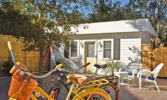Morehead City Casa | Coral Cottage in Beaufort Historical District