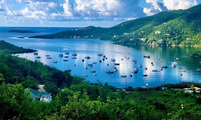 Upper Carolina Casa | Coral Livin ': disfruta de las vistas, las suaves brisas y el encanto de Coral Bay