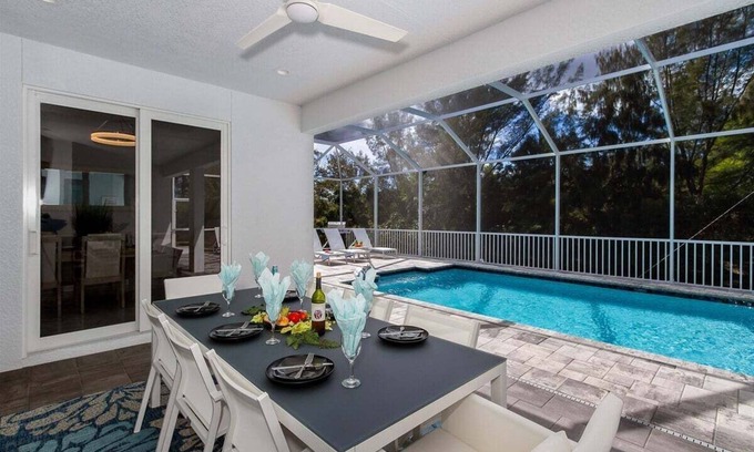 Trafalgar Casa | Coral Pearl- Modern New Construction Vacation Home