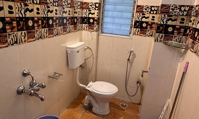 Pune Apartamento | Coral : Private Studio near Osho in Koregaon Park. WiFi Smart Tv Kitchenette