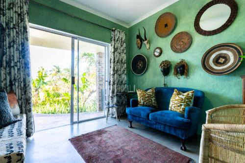 Umhlali Beach Apartamento | Coral Tree Cottage at Villa Roc Guesthouse, Salt Rock Ballito, Solar Power
