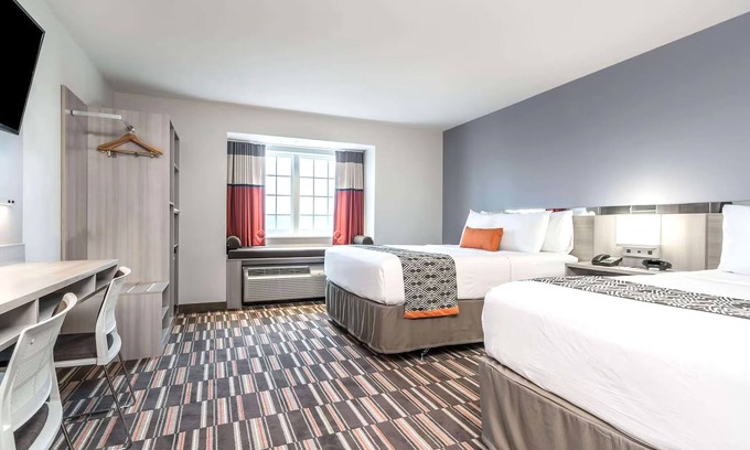 Rochester Casa | Coratel Inn & Suites by Jasper Rochester-Deluxe 2 Queen Bed Non-Smoking