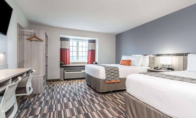 Rochester Casa | Coratel Inn & Suites by Jasper Rochester-Comfort 2 Queen Bed Non-Smoking