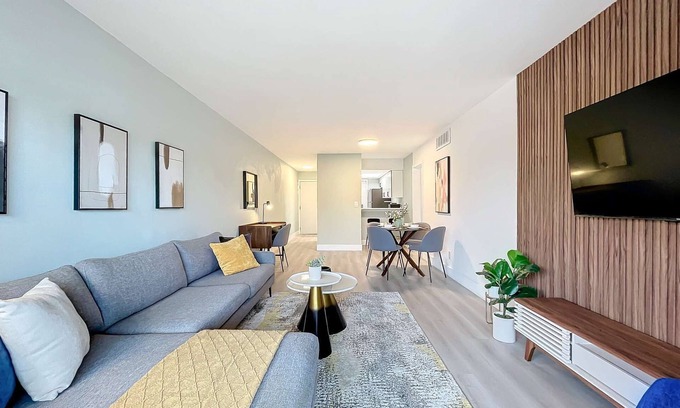 Harbordale Condominio | Cordova Arms by Rocketstay