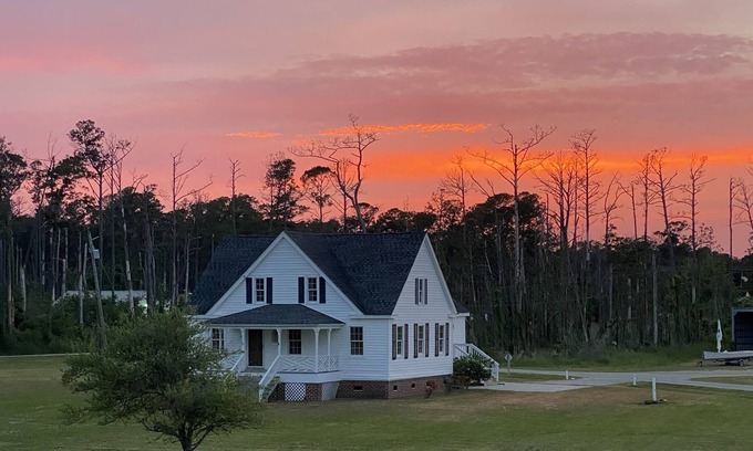 Stacy Cabaña | Core Sound Waterfront Cottage with boat ramp and dock on the property.