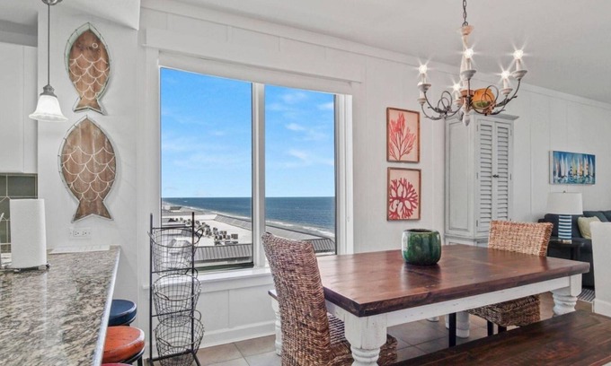 Panama City Beach Condominio | Corner unit, incredible views and huge balcony. 3BR gulf front! Pets okay.