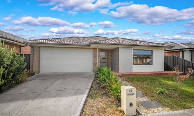 Werribee Casa | Cornerstone Estate - Werribee Family Home Beauty