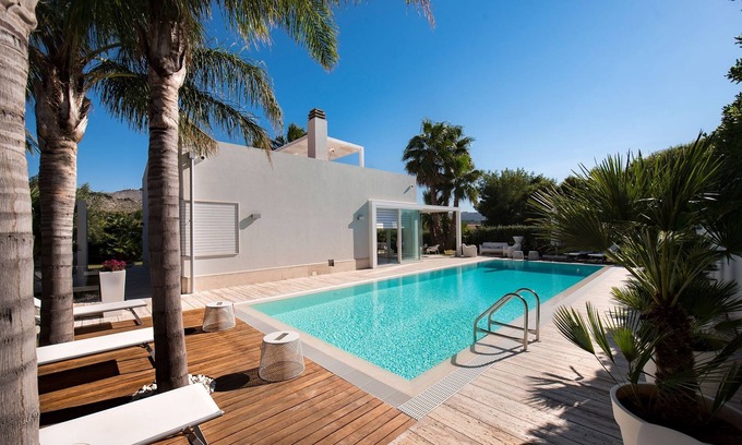 Custonaci Villa | Cornino Beach villa, Alquiler villa siciliana, Villa en alquiler Sicilia