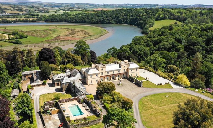 Saltash Casa | Cornish Castle
