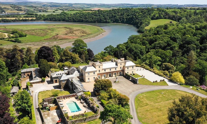 Saltash Casa | Un lugar galardonado de gestión familiar, con capacidad para 20 invitados.