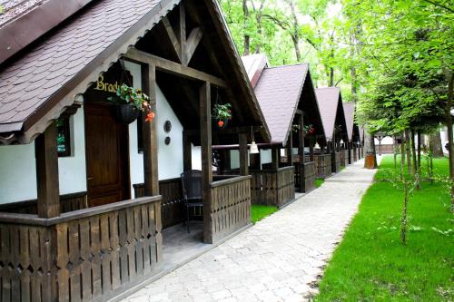 Pitesti Complejo | Cornul Vanatorului Bungalows